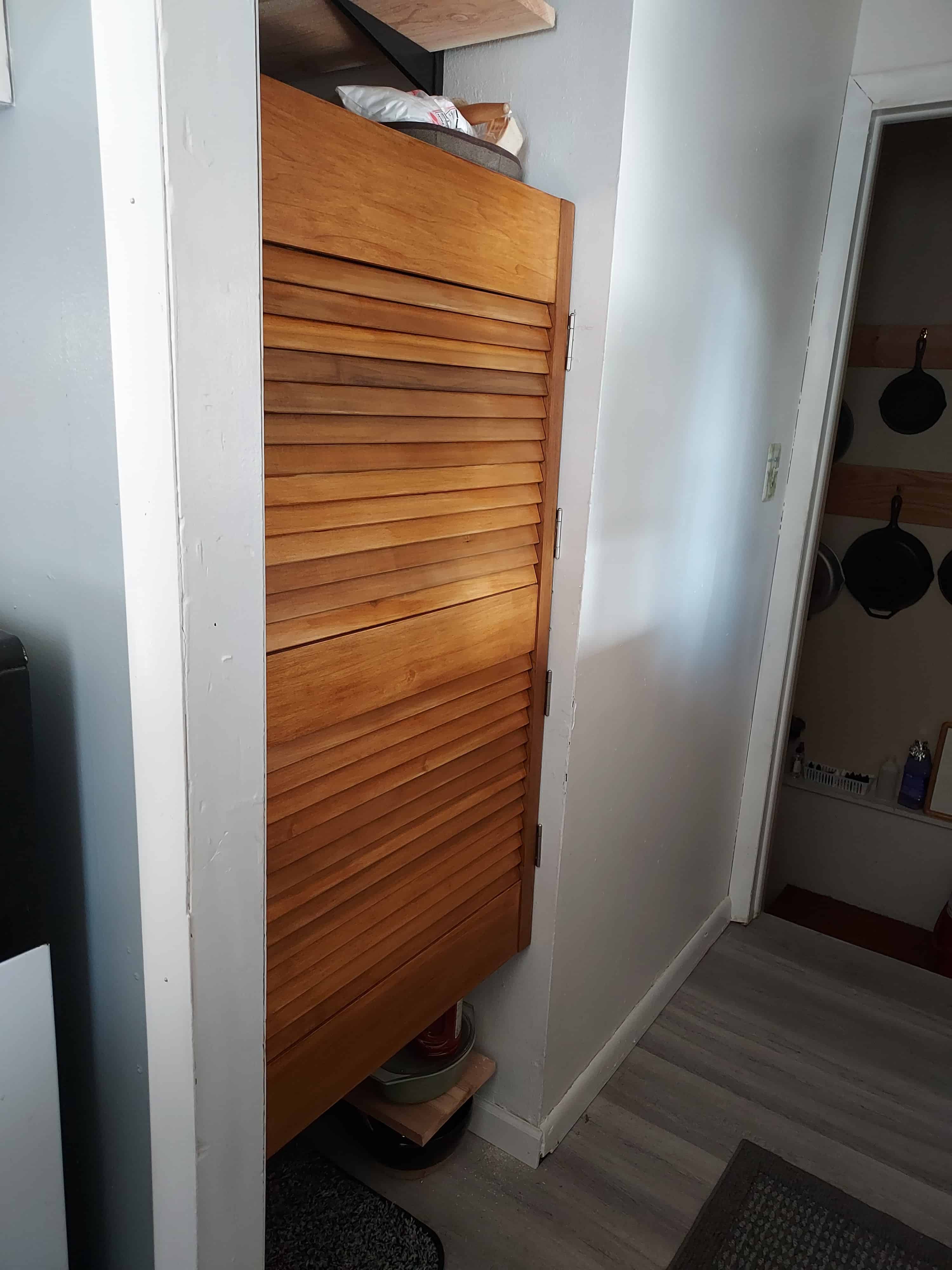Single Louvered Door